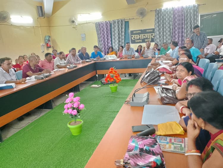 नजरी नक्शा को लेकर बीएलओ को मिला प्रशिक्षण