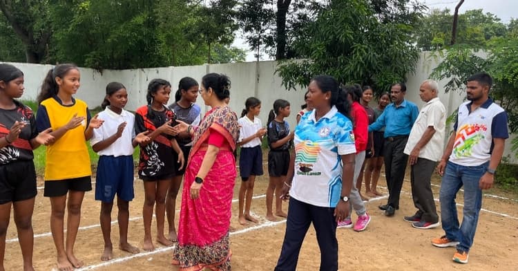 नशामुक्ति मुहिम के तहत लोहरदगा में कबड्डी टूर्नामेंट का आयोजन