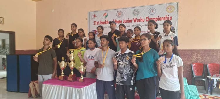Junior wushu east singhbhum: गोविंद विद्यालय के प्रदीप, प्राची व अर्शी ने जीते पदक