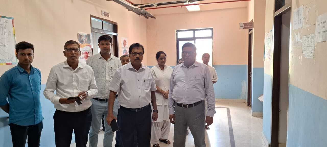 Madhubani News : सिविल सर्जन ने बेनीपट्टी अनुमंडलीय अस्पताल का किया निरीक्षण
