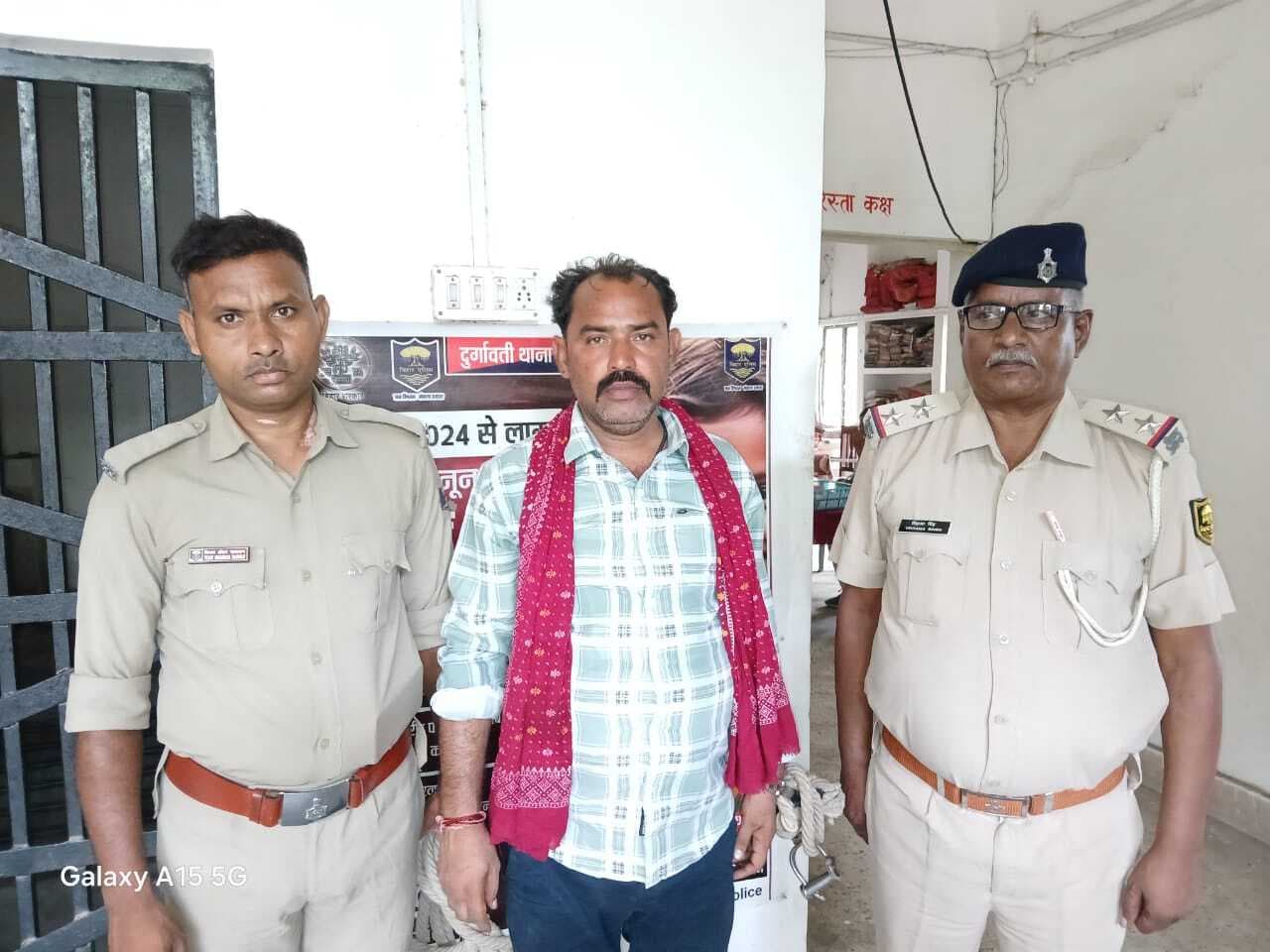 25 हजार रुपये का इनामी वारंटी गिरफ्तार