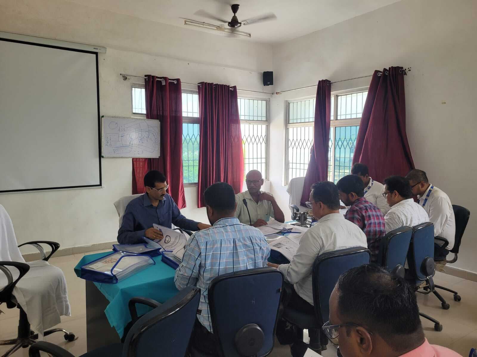 उच्च गुणवत्ता, सुरक्षित और निरंतर बिजली आपूर्ति के लिए मिला प्रशिक्षण