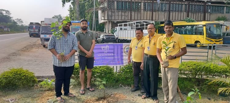 Jamshedpur News : राही ट्रस्ट ने किया पौधरोपण