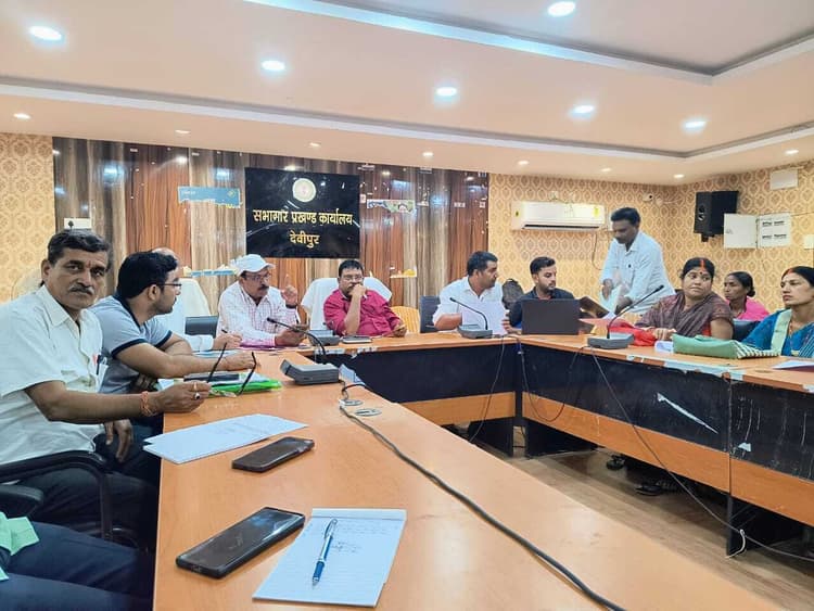 नजरी नक्शा के लिए बीएलओ को मिला प्रशिक्षण