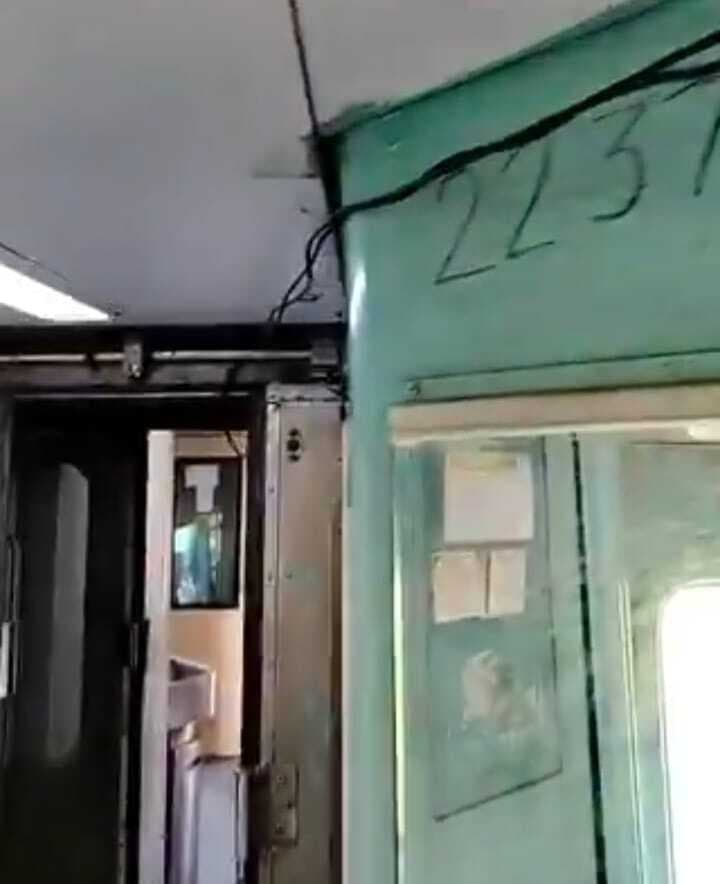 मुजफ्फरपुर-पुणे एक्सप्रेस में ''जुगाड़'' बिजली व्यवस्था, यात्रियों की जान जोखिम में