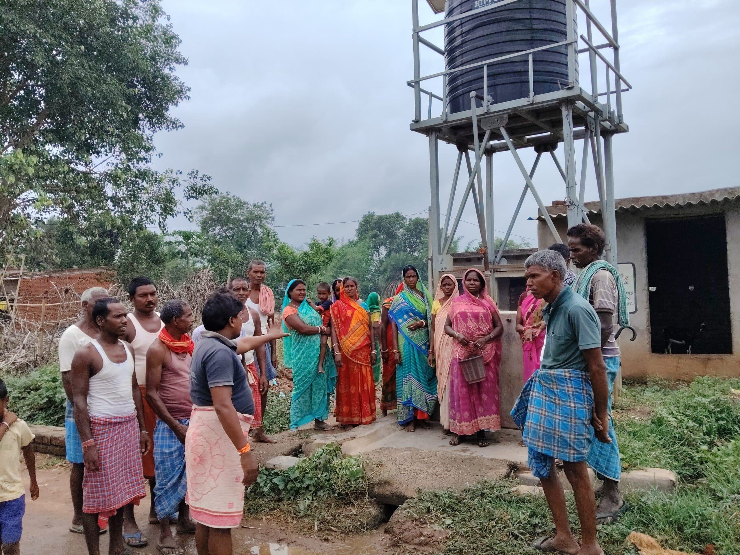 देवीपुर : ग्रामीणों ने जलमीनार ठीक कराने की मांग की