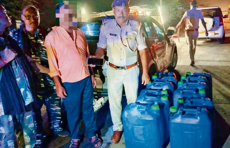 Gaya News : 480 लीटर स्पिरिट जब्त, झारखंड का तस्कर गिरफ्तार