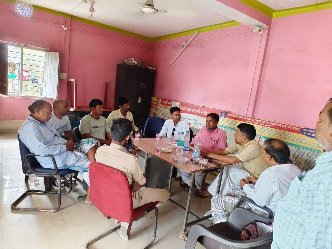 बाल विवाह रुकवाया, लोगों को किया जागरूक