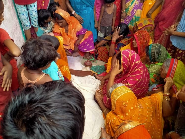 Motihari: ट्रेन के चपेट में आने से युवक की हुई मौत