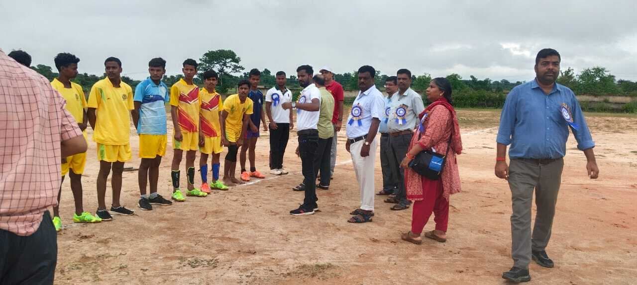 Deoghar news : सुब्रतो कप फुटबाल टूर्नामेंट : बालक वर्ग में आदर्श हाइस्कूल व बालिका वर्ग में नलिनी हाइस्कूल विजेता