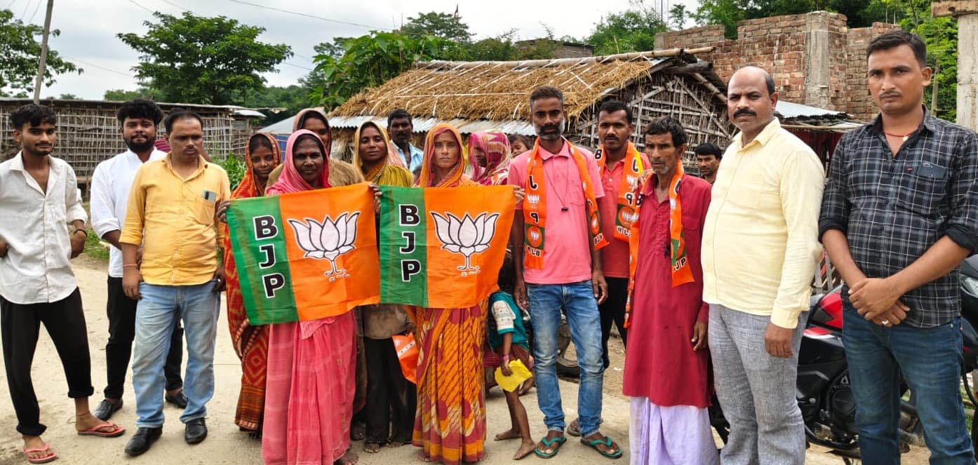 चौपाल लगाकर लोगों को किया गया जागरूक