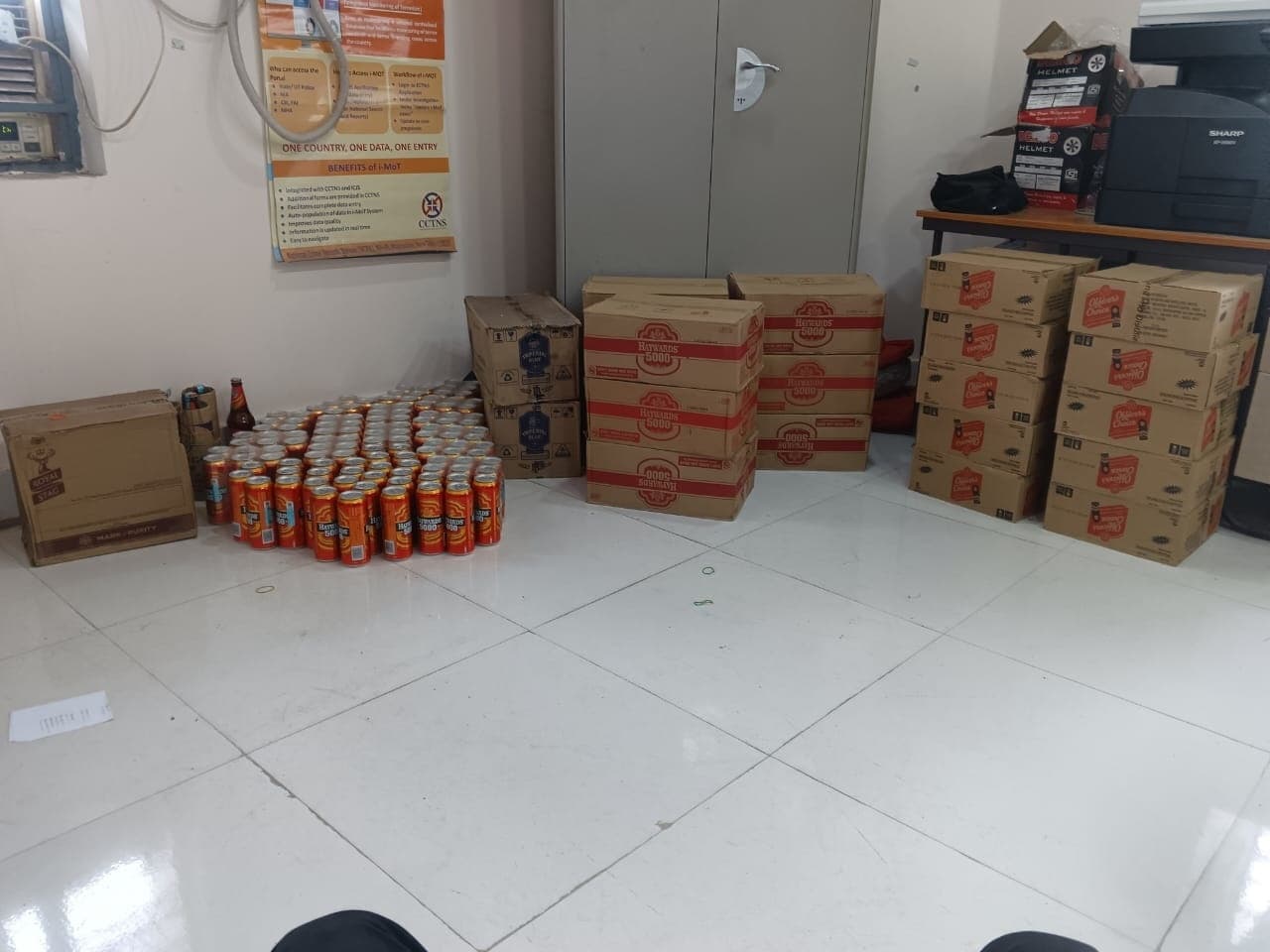 284 लीटर विदेशी शराब जब्त, तस्कर फरार