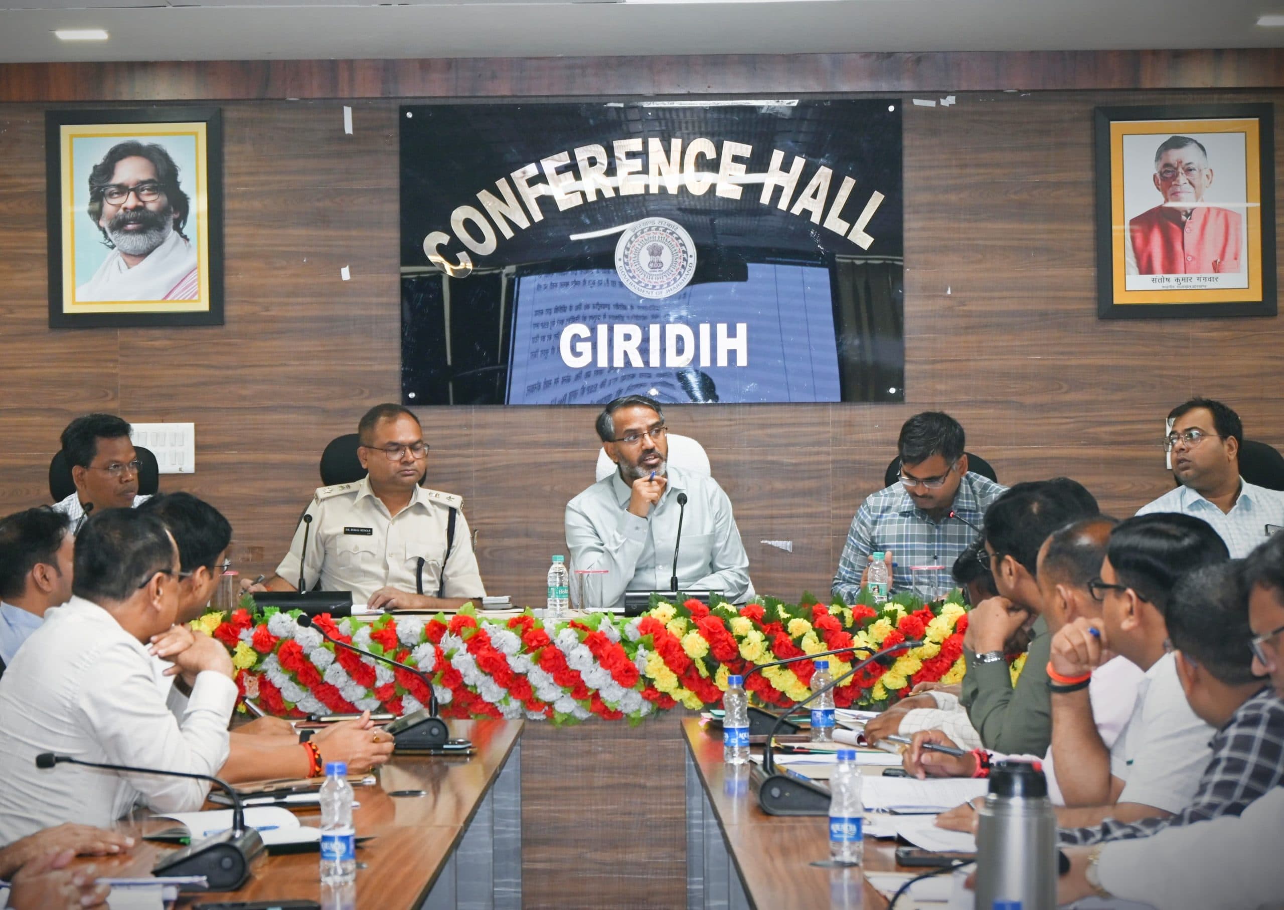 Giridih News :टास्क फोर्स की बैठक में डीसी ने अवैध खनन रोकने पर दिखायी सख्ती