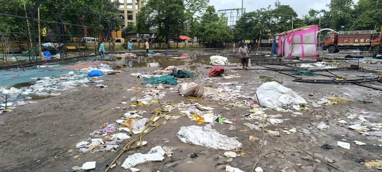 Giridih News :झंडा मैदान की गंदगी और बारिश ने बदला योग दिवस कार्यक्रम का स्थान