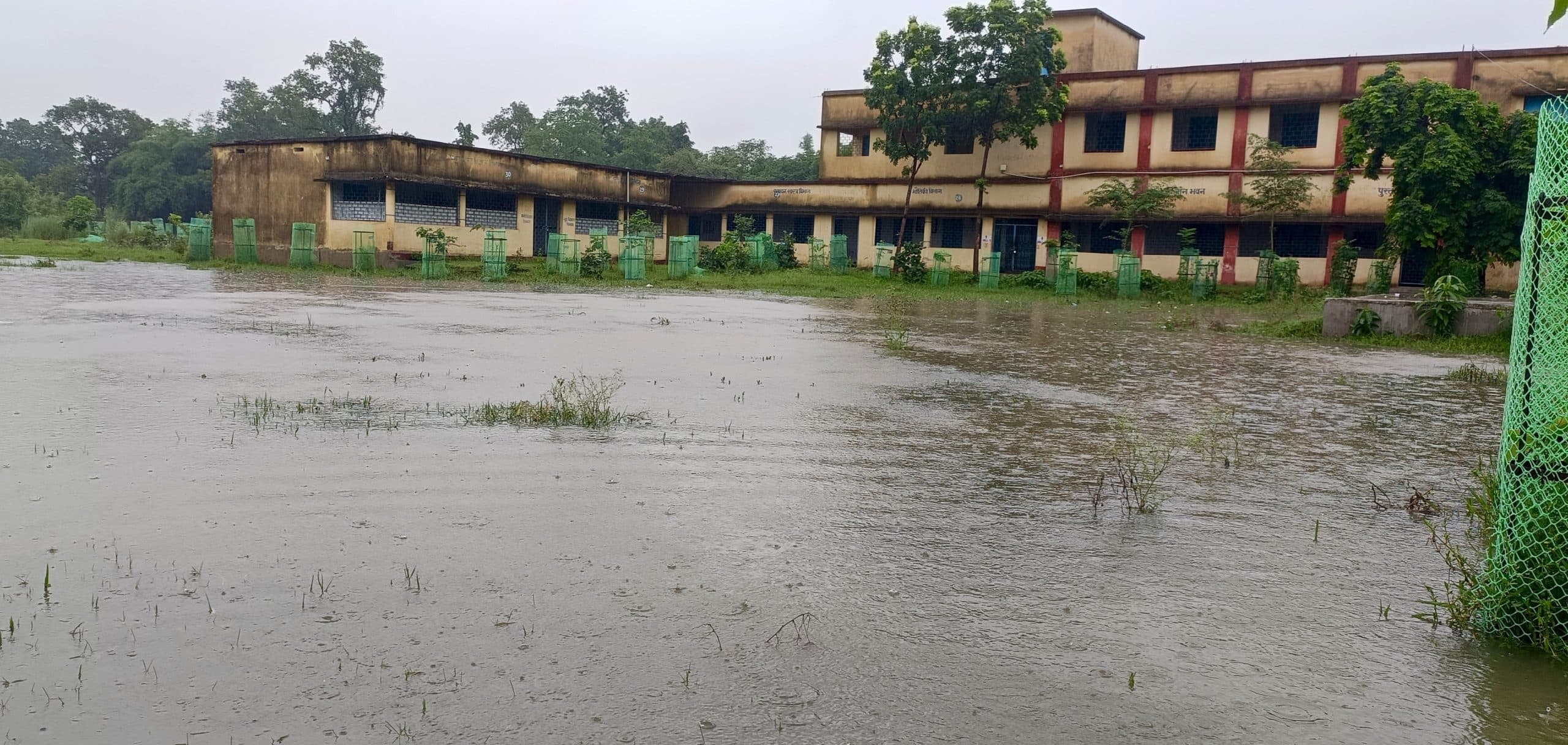 Bokaro News : सिंगारी जोरिया में पानी का बहाव तेज, कॉलाेनीवासी चिंतित