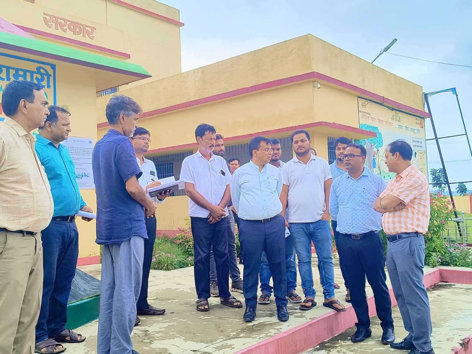 संयुक्त सचिव ने योजनाओं का किया स्थल निरीक्षण