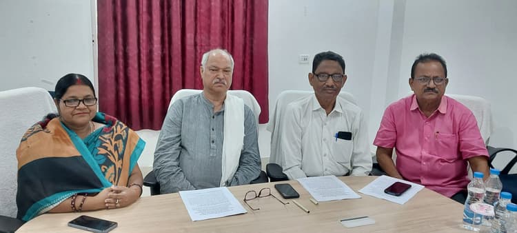 जमीनी स्तर पर गंगा की स्वच्छता का हाल बेहाल, विधायक