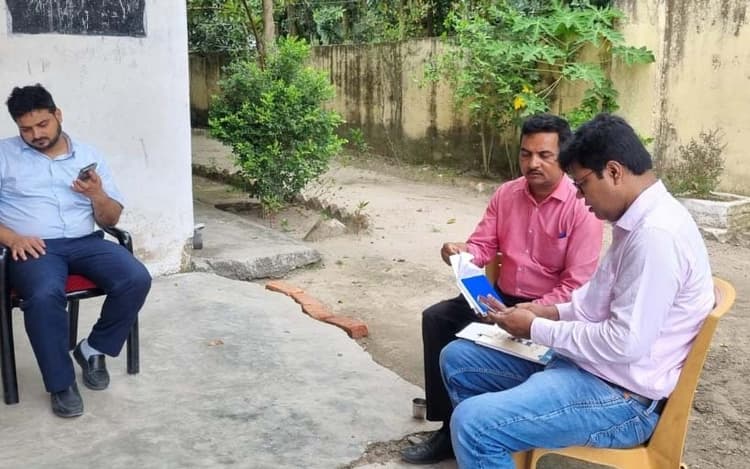 कस्तूरबा स्कूल की व्यवस्था की तीन सदस्यीय टीम ने की जांच
