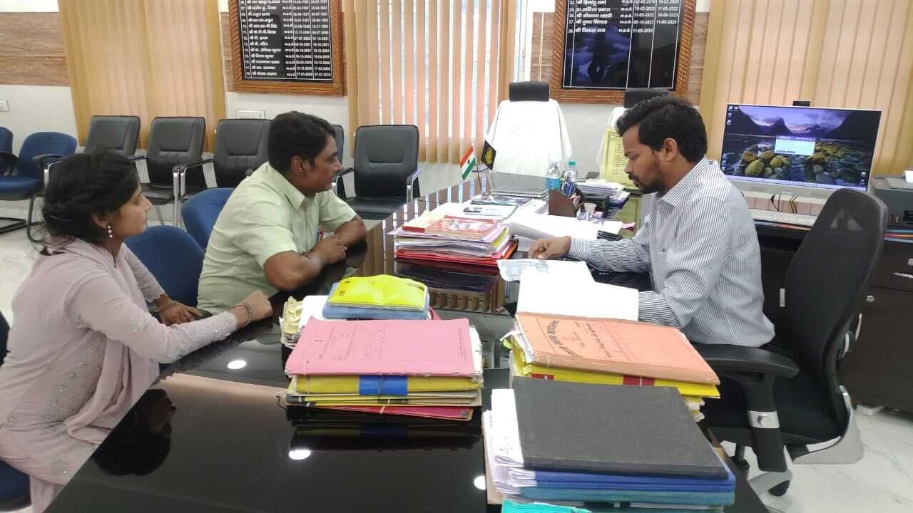 जिलाधिकारी ने सुनी आमजनों की समस्याएं
