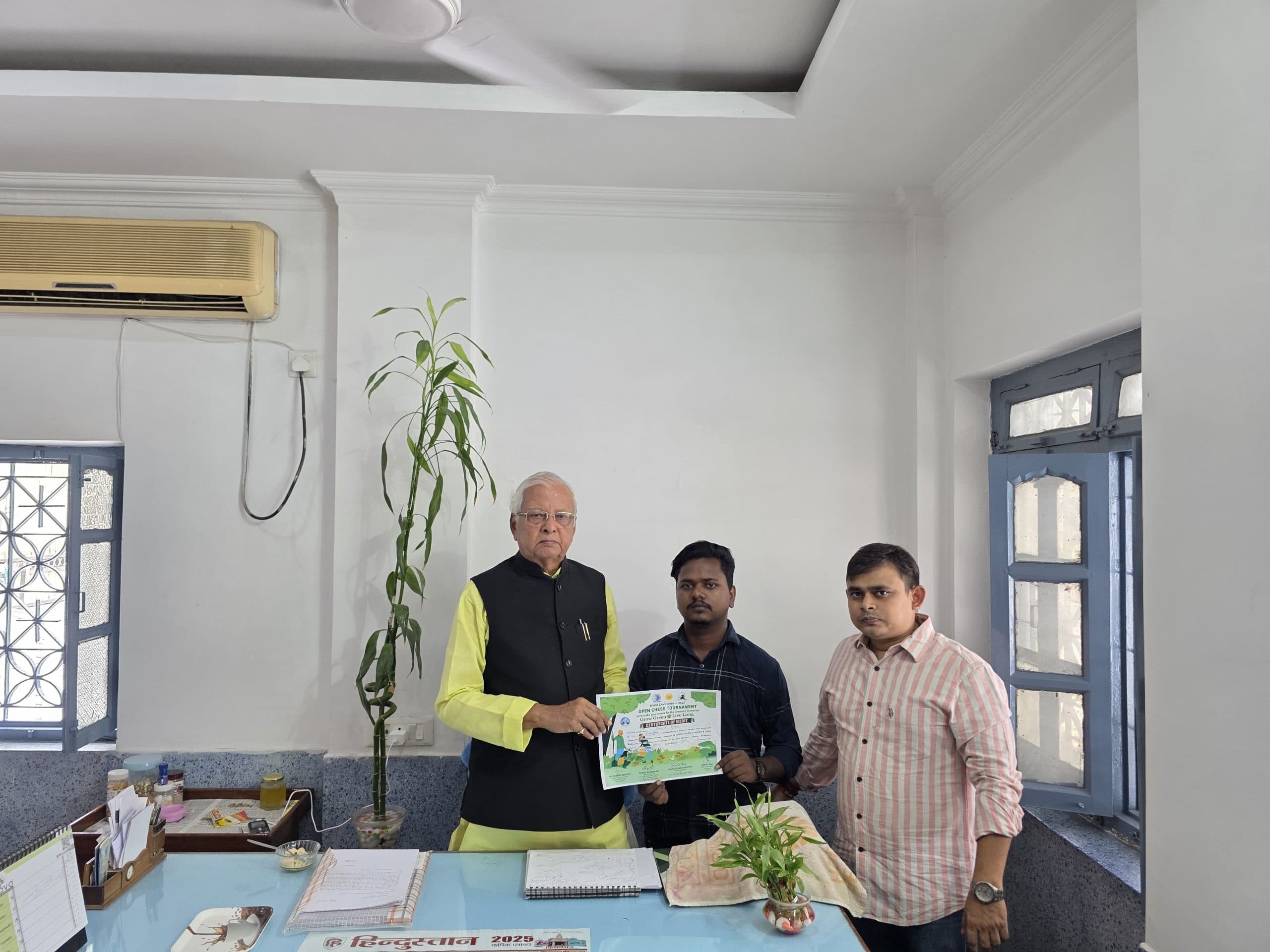 दिल्ली अंतर्राष्ट्रीय शतरंज में अपने जिले के रोहन हुए पुरस्कृत