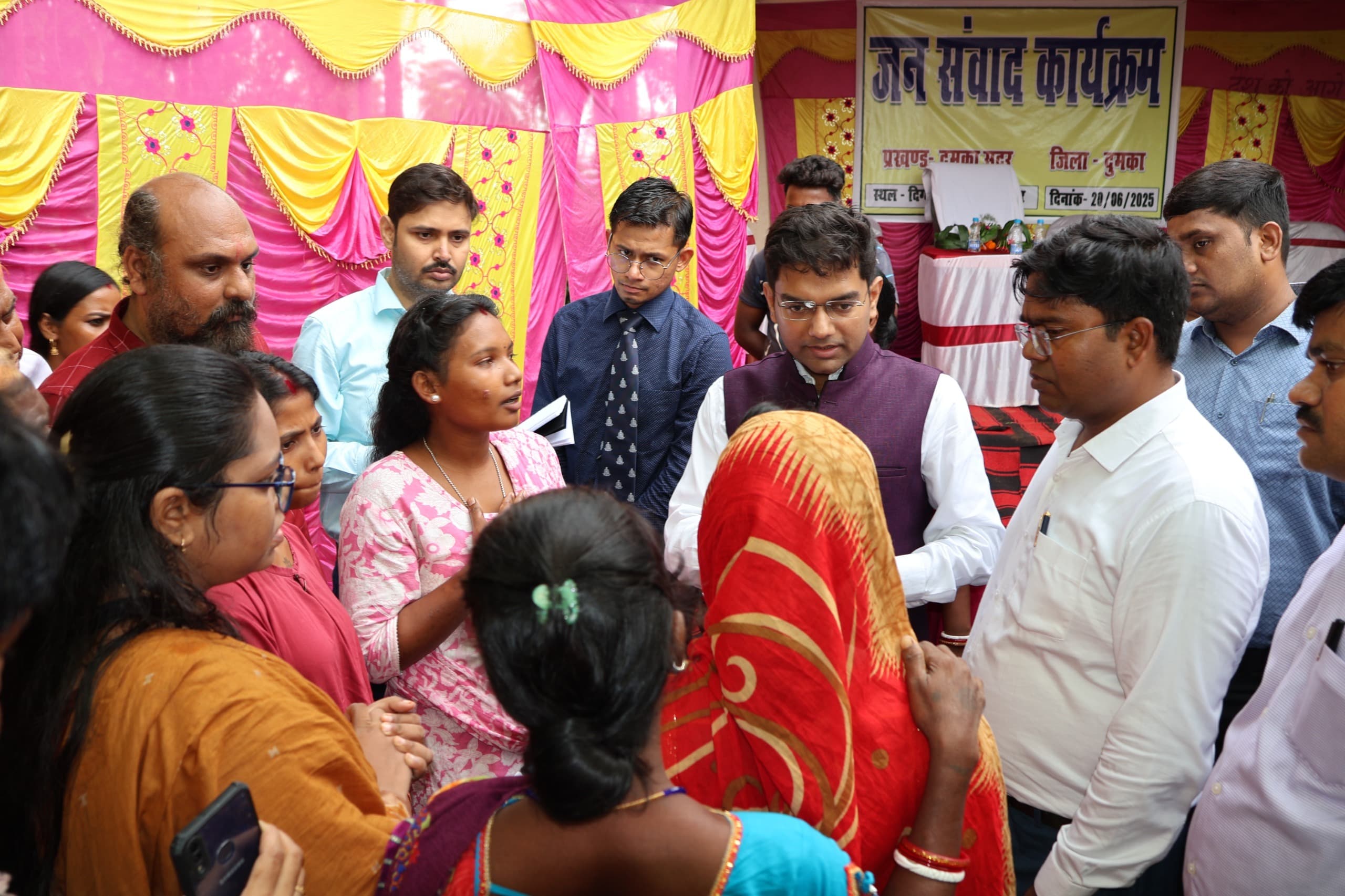 बेझिझक अपनी समस्याओं से जिला प्रशासन को अवगत करायें