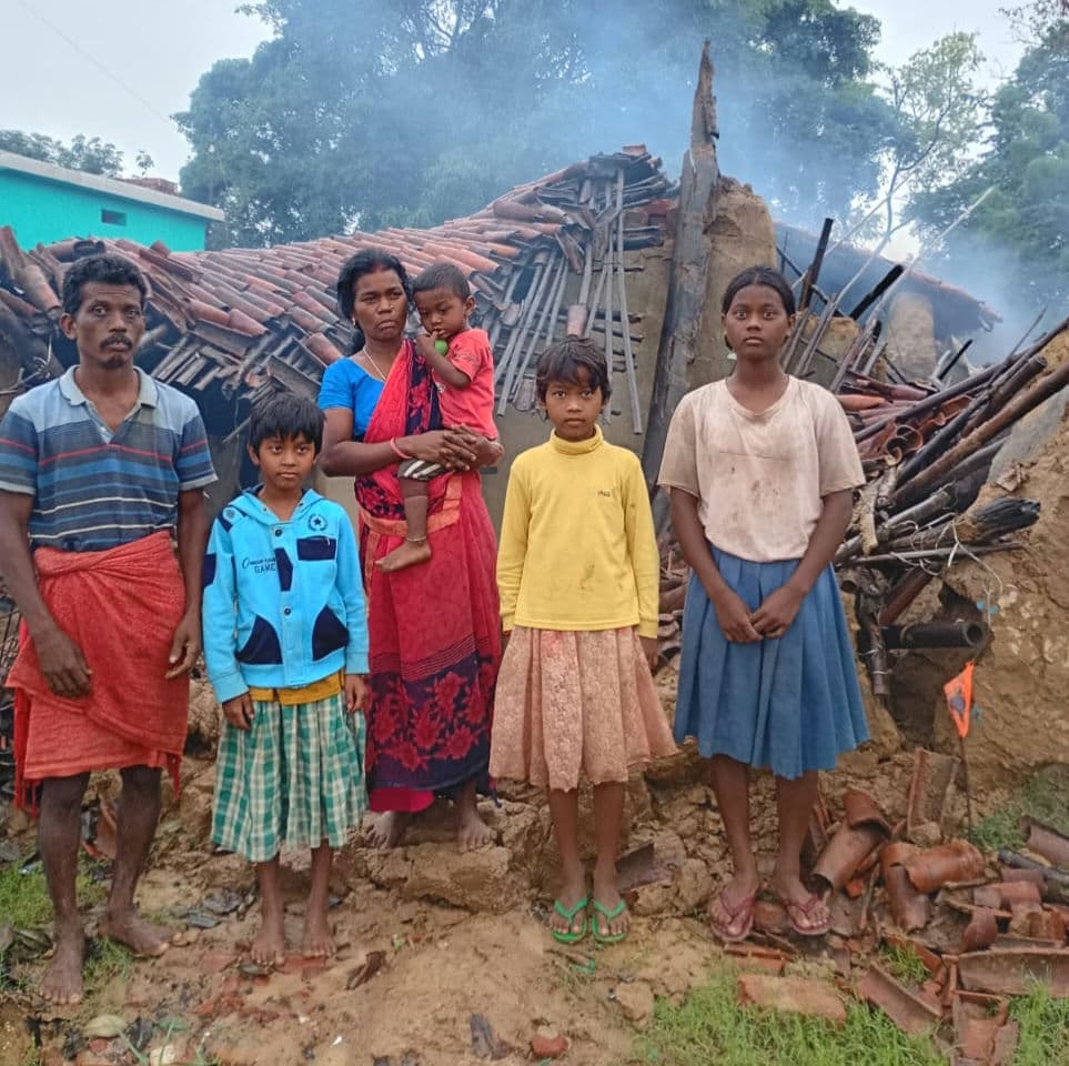 मांडर-चान्हो में कई मकान क्षतिग्रस्त, कुआं भी धंसा