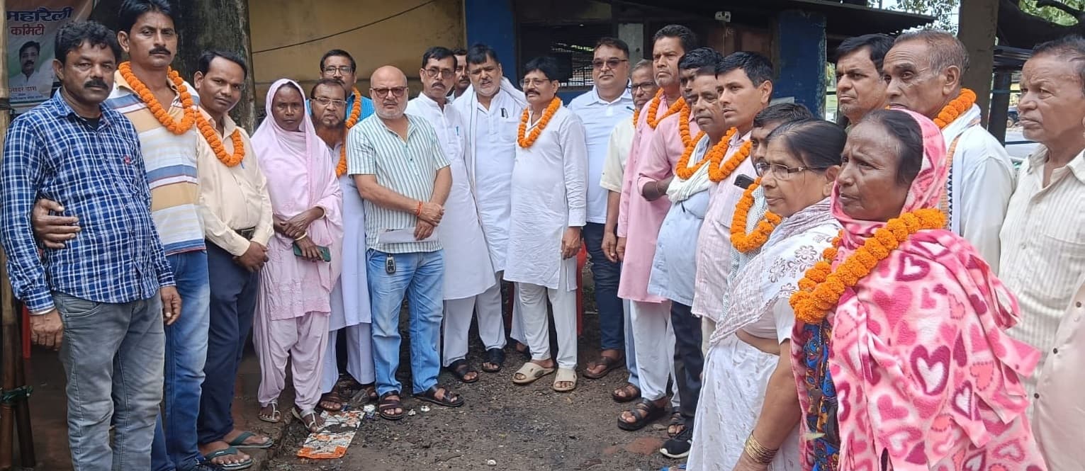 Bokaro News : चंदनकियारी प्रखंड कांग्रेस कमेटी ने निकाली संविधान बचाओ रैली