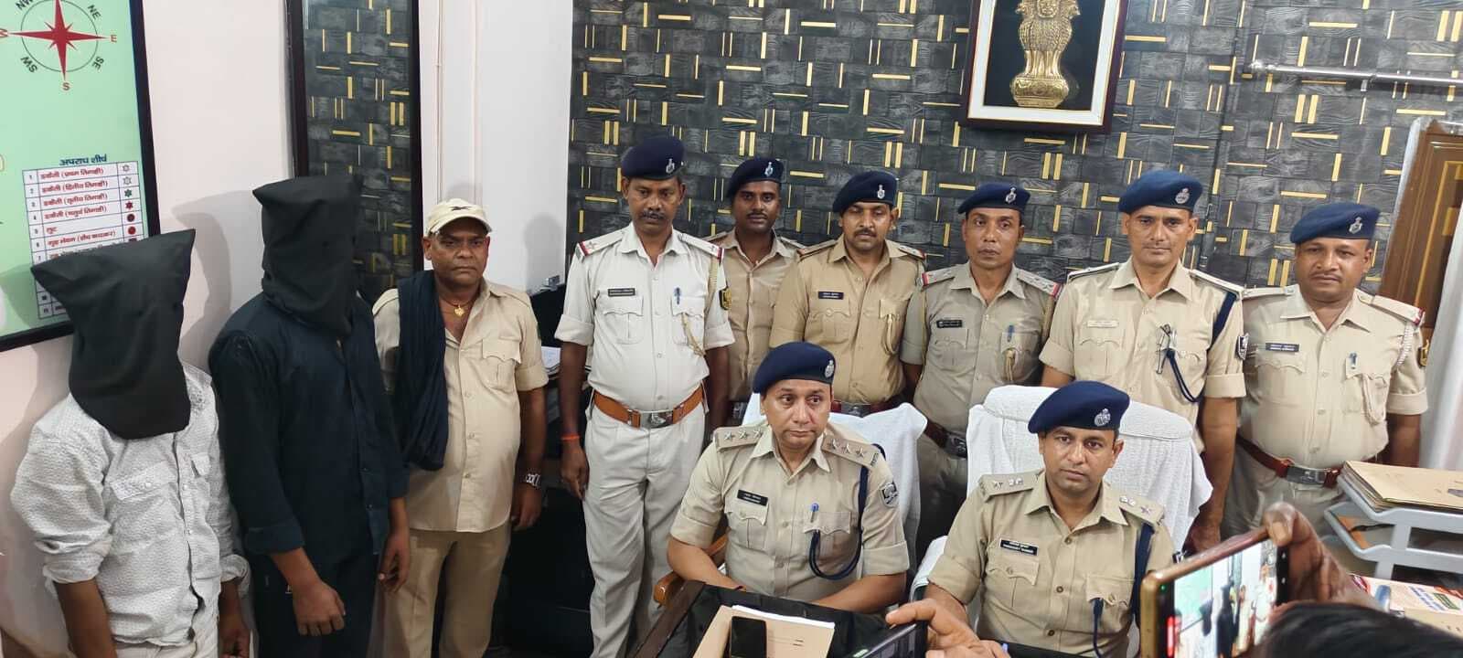 पत्नी ने प्रेमी संग मिल शूटर से पति की करायी हत्या, चार गिरफ्तार