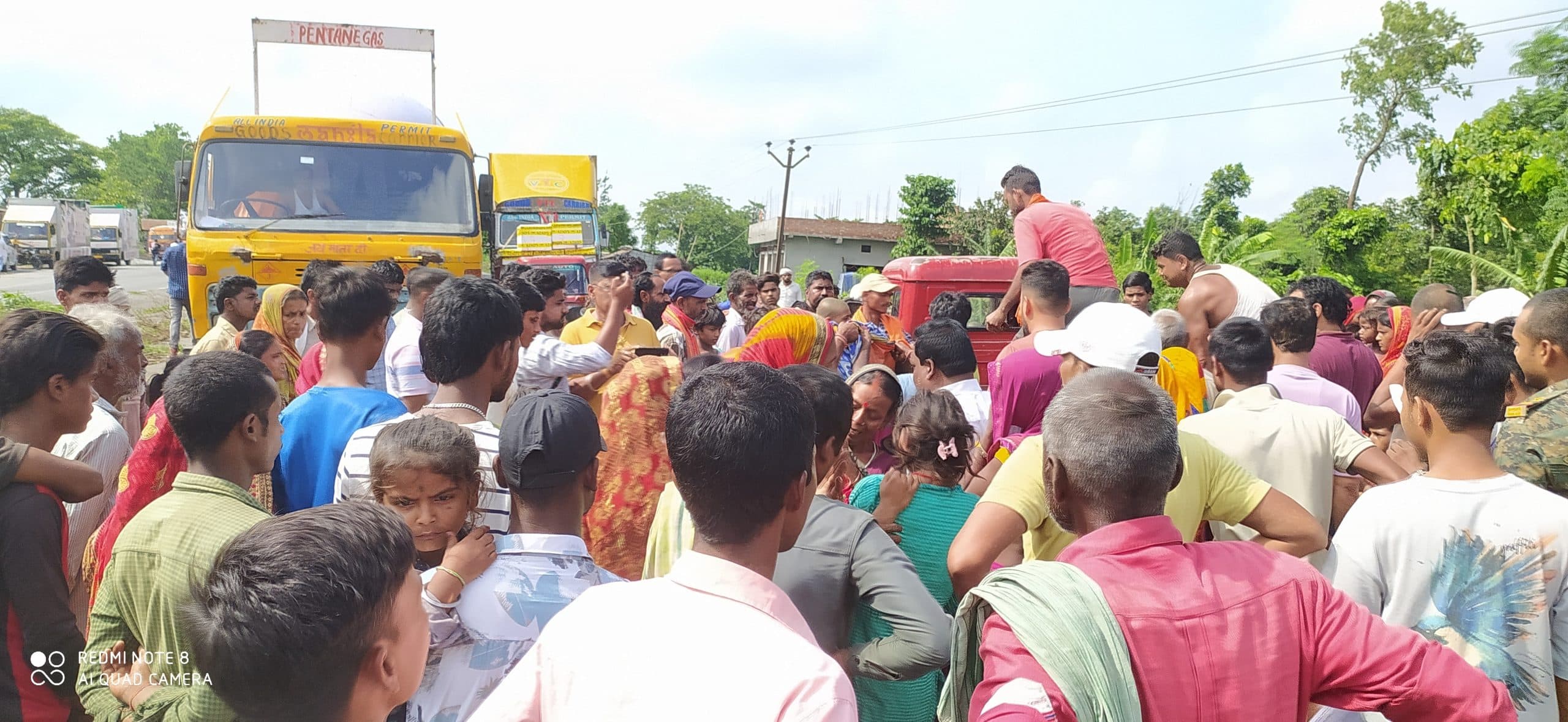 वाहन की ठोकर से मजदूर की मौत, परिजनों ने रोड जाम कर किया प्रदर्शन