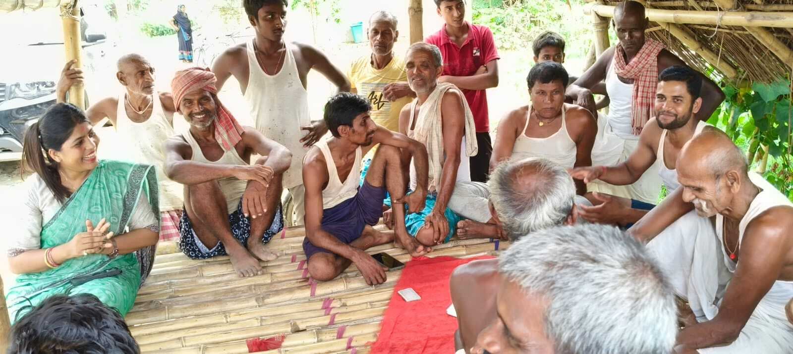 Madhubani News : समाजसेवी ने चलाया जनसंपर्क अभियान