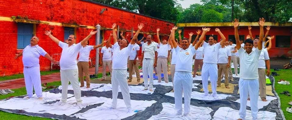 योग हमारे मन व मस्तिष्क को रखता है नियंत्रित, मनुष्य रहता है नीरोग