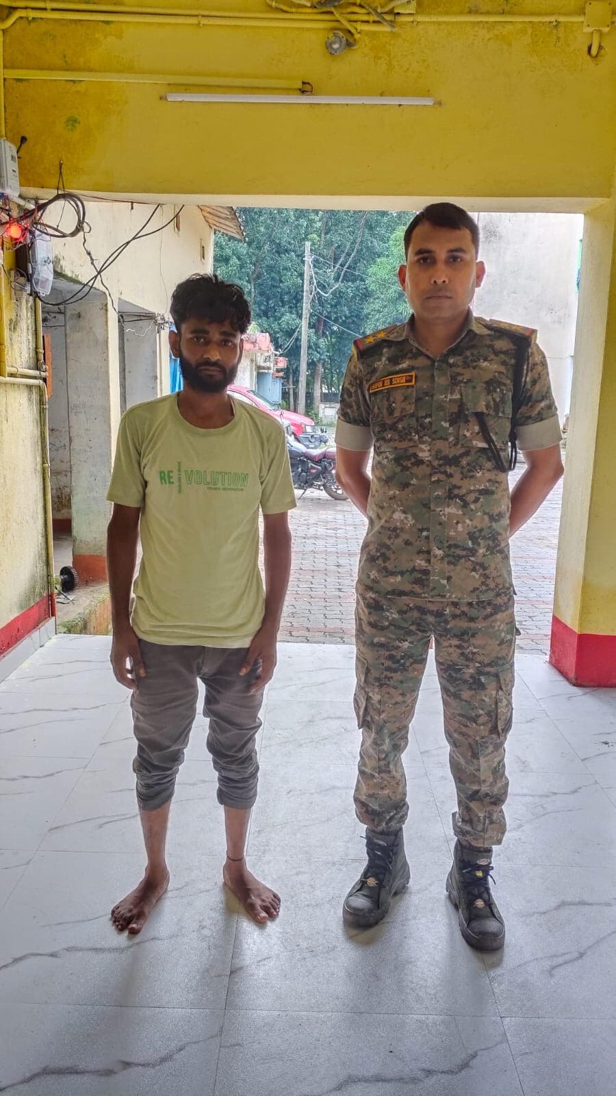 98 ग्राम गांजा के साथ तस्कर गिरफ्तार