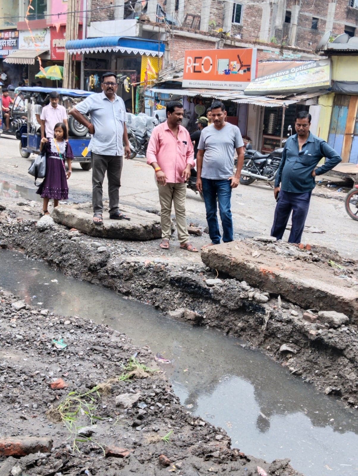 सोनारपट्टी मोड़ पर ध्वस्त पुलिया का निर्माण शुरू