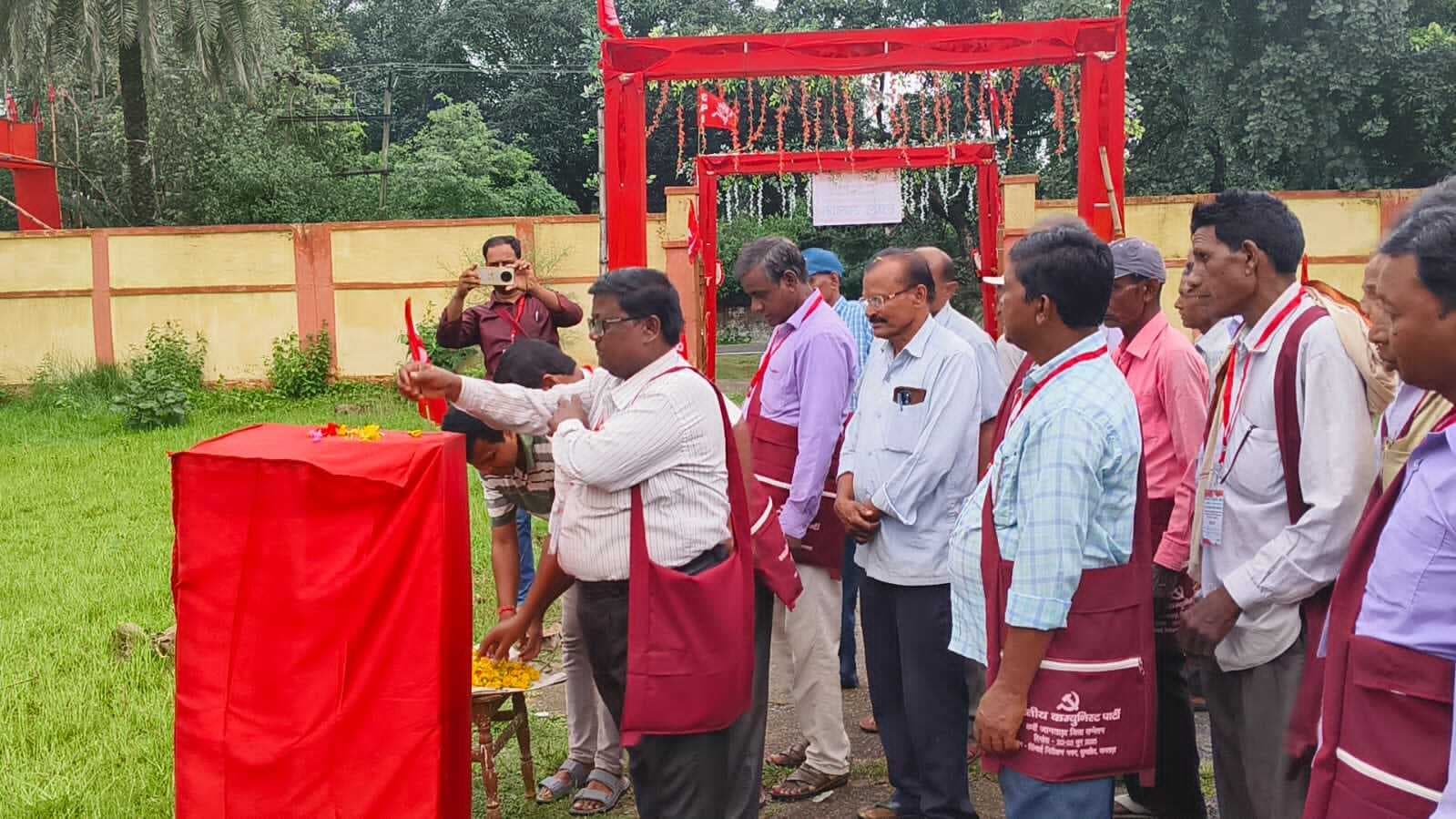 कुंडहित में भारतीय कम्युनिस्ट पार्टी का दो दिवसीय आठवां जिला सम्मेलन शुरू