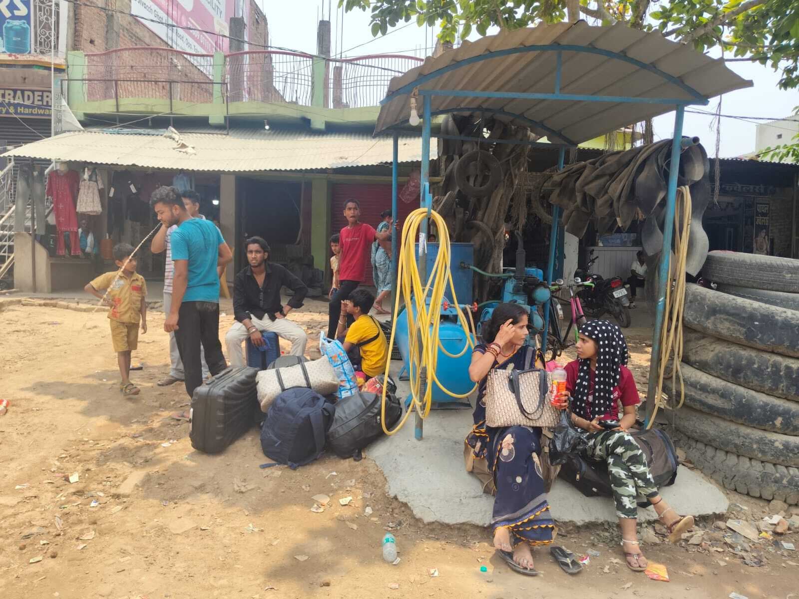 Madhubani News : हल्के बादल छाये रहने के बाद भी गर्मी से राहत नहीं