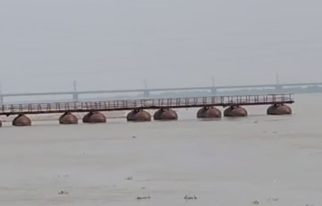 कच्चीदरगाह का दूसरा पीपा पुल भी खुला परिचालन ठप