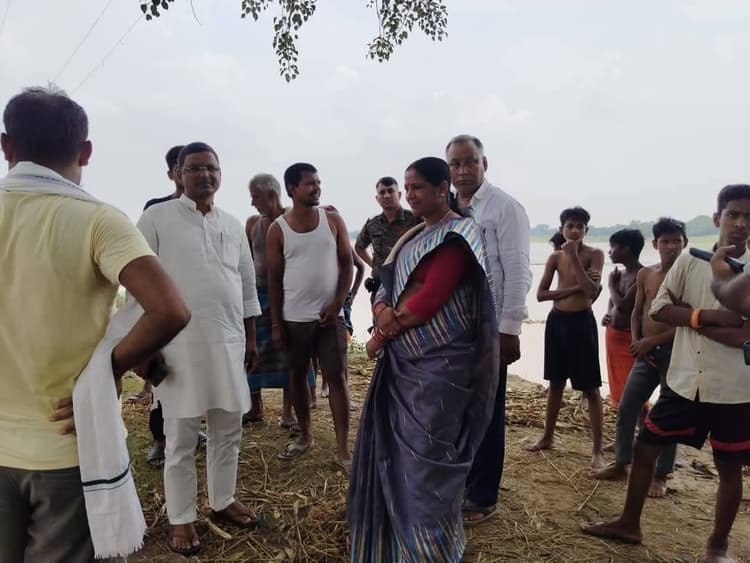 धनरूआ में खेतों में घुसा बाढ़ का पानी, फसलें तबाह