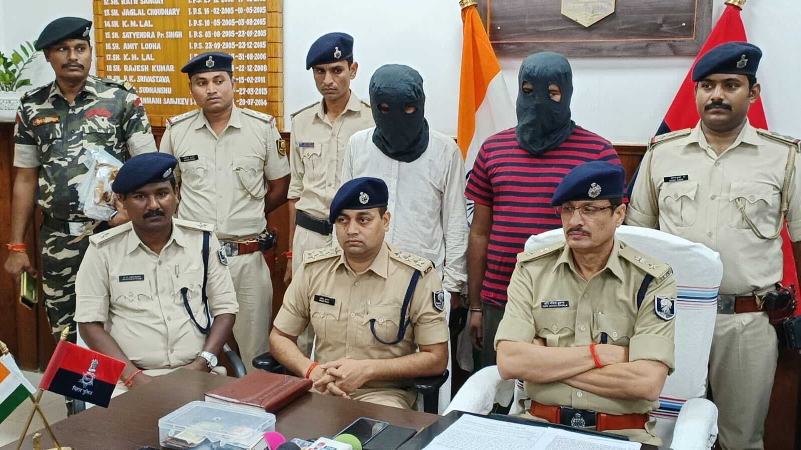 कानपुर से कारतूस खरीदकर महंगे दामों पर बेचने ले जा रहे थे पटना व नालंदा