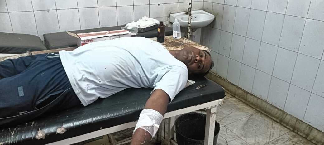 आपसी विवाद में धारदार हथियार से हमला, दो लोग घायल