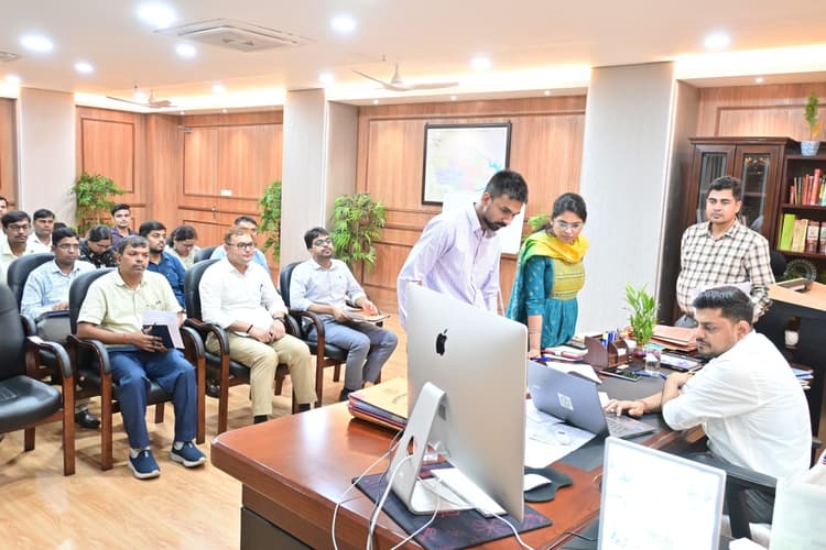 Dhanbad News : नो कोस्ट लो कोस्ट में बेहतर प्रदर्शन करने वाले स्कूलों का होगा चयन