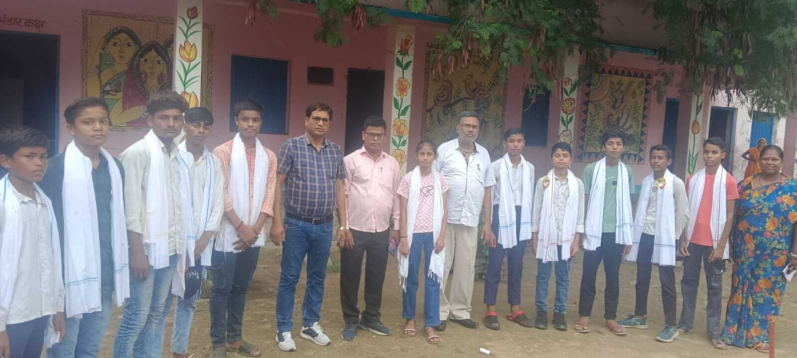 मेधा छात्रवृत्ति में सफल छात्रों को किया गया सम्मानित