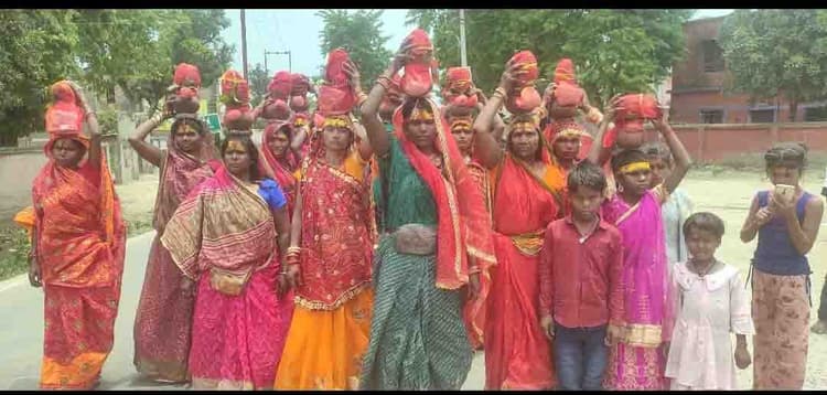मंदिर में प्राण प्रतिष्ठा को लेकर भवानीपुर में निकली भव्य कलशयात्रा