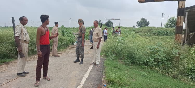 बदमाशों ने युवक को घर से बुला कर मधेली रेल ढाला के समीप मारी गोली, घायल