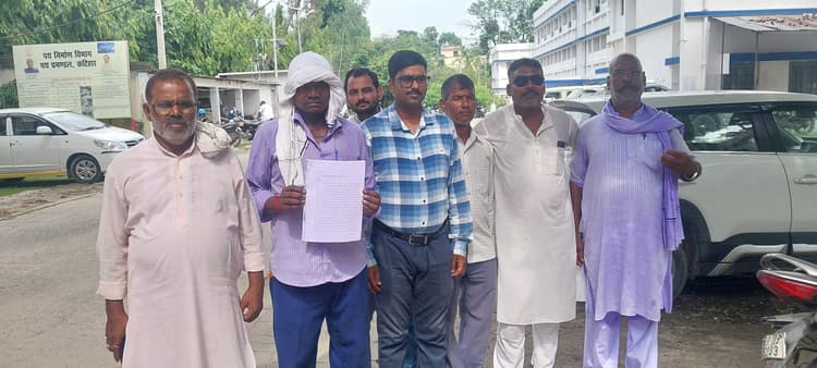 पुलिस ने युवक को गलत केस में गिरफ्तार कर भेजा जेल, एसपी से की शिकायत