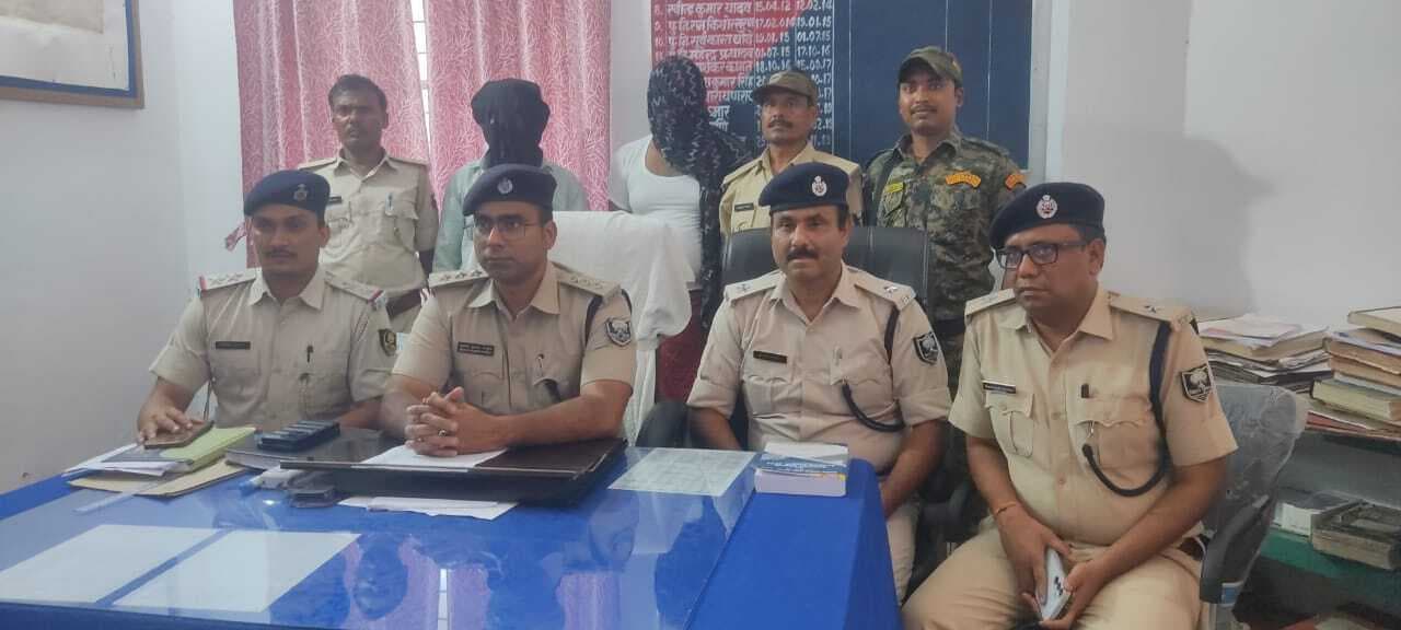 सलखुआ डीह टोला हत्याकांड में दो नामजद आरोपी गिरफ्तार, एसडीपीओ ने की प्रेसवार्ता