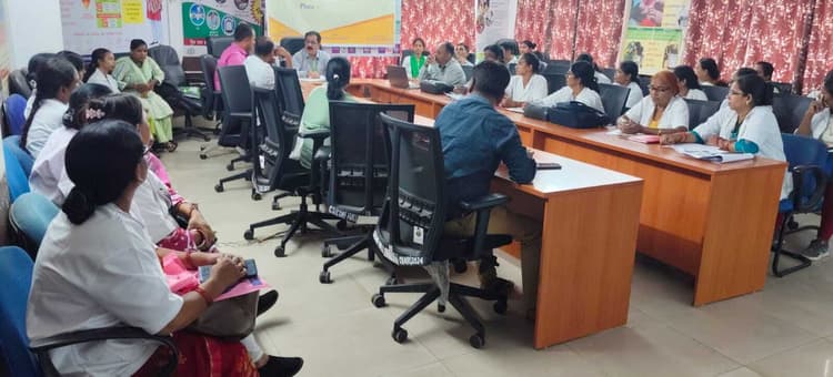 Jamshedpur news. एनीमिया मुक्त भारत कार्यक्रम की आंगनबाड़ी में सही से नहीं हो रही जांच