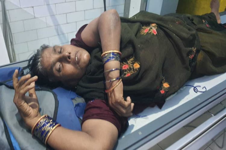 बहदिया मोड़ पर टोटो पलटने से परिवार के चार लोग घायल