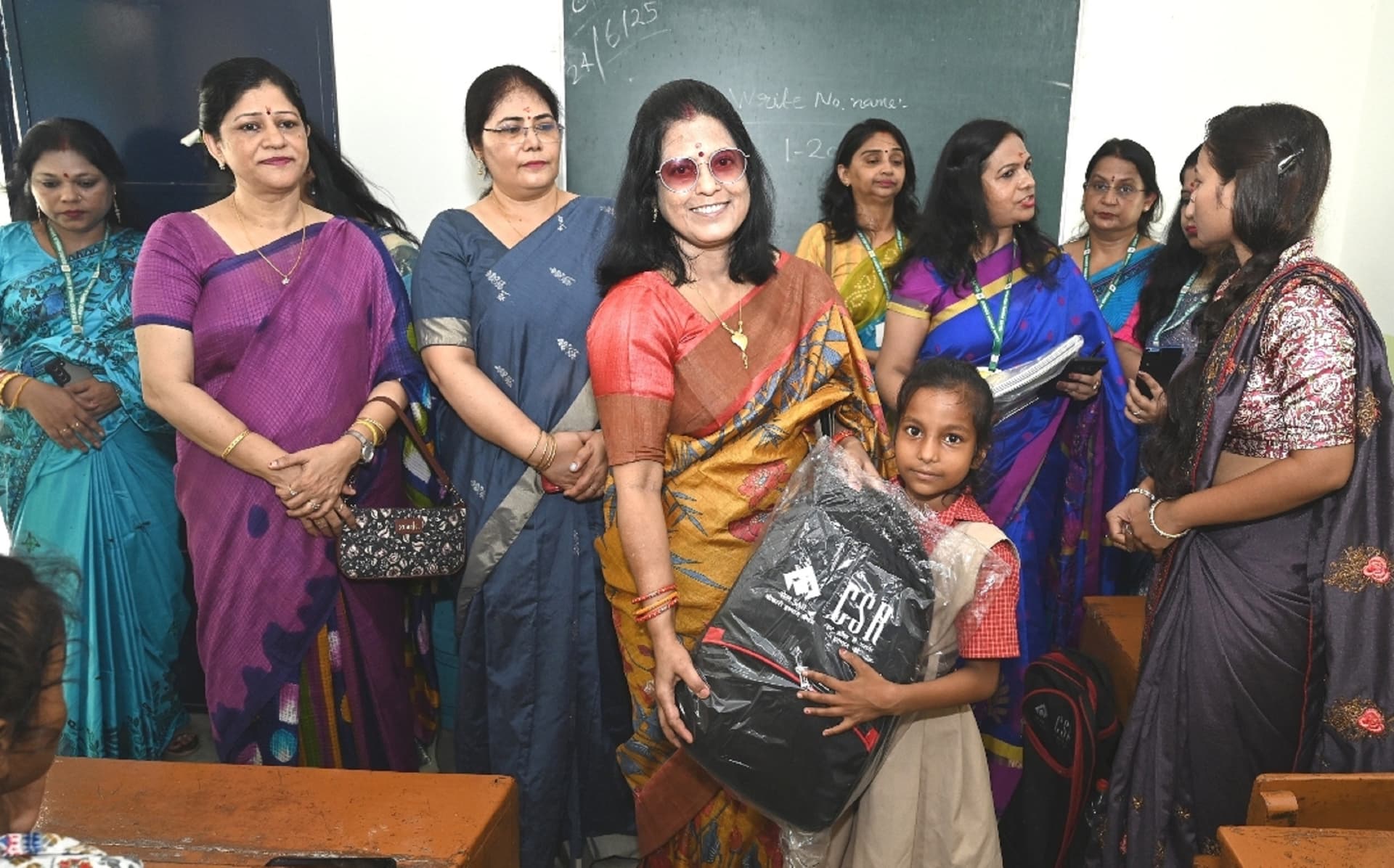 Bokaro News : महिला समिति सदैव समाज के संसाधन विहीन वर्ग की मदद के लिए प्रयासरत
