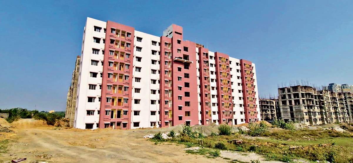 Jamshedpur News : छह साल बाद भी अधूरी है बिरसानगर पीएम आवास योजना, इंतजार में जरूरतमंद