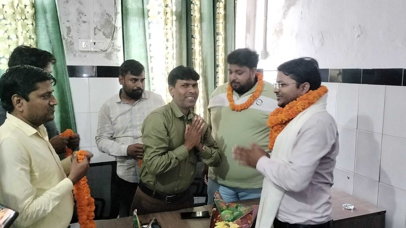 सिविल सर्जन की मौजूदगी में सौंपा पीएचसी का प्रभार